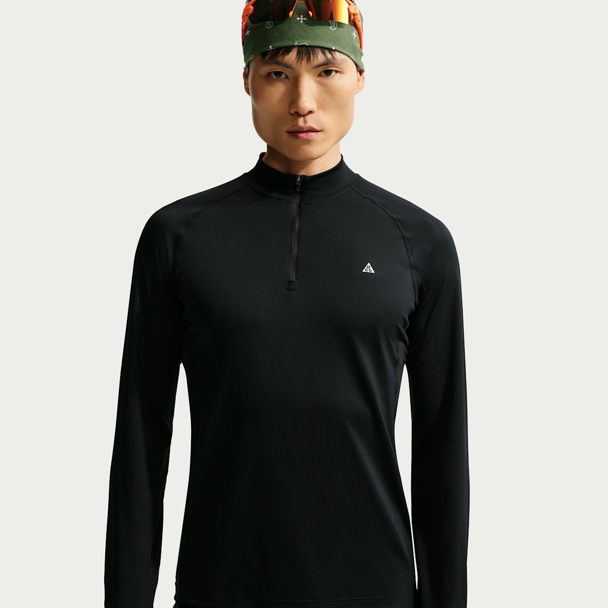 Black Front Zip. Nike SG
